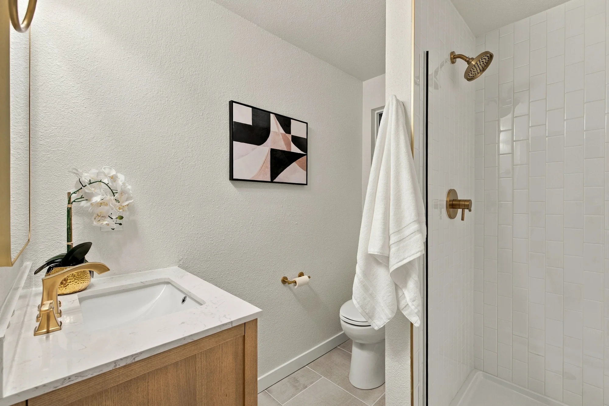 Primary suite three-quarter bathroom